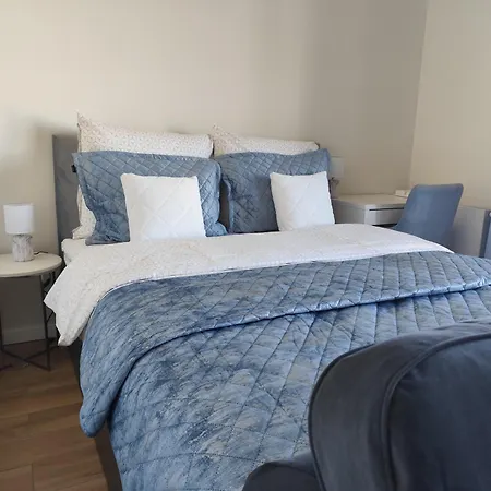 Azure Riverside Apartment - City Center شقة فروتسواف