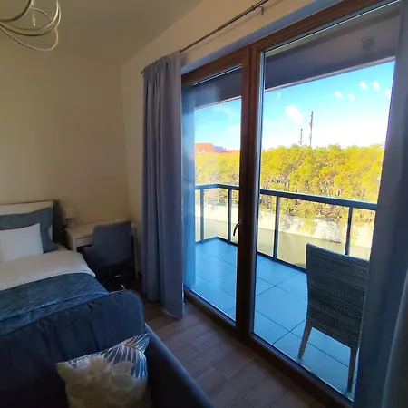 Azure View - Center & Balcony View * فروتسواف